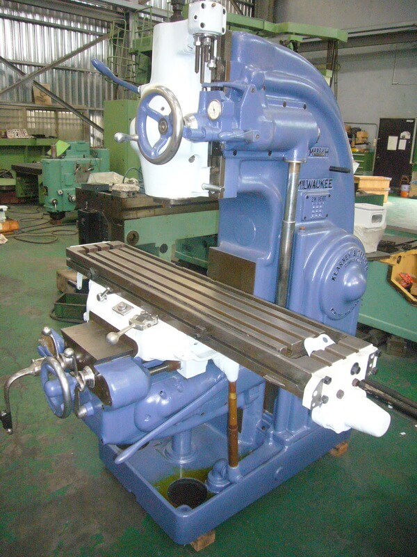 Vertical Milling Machine (K&T Milwaukee) photo 2