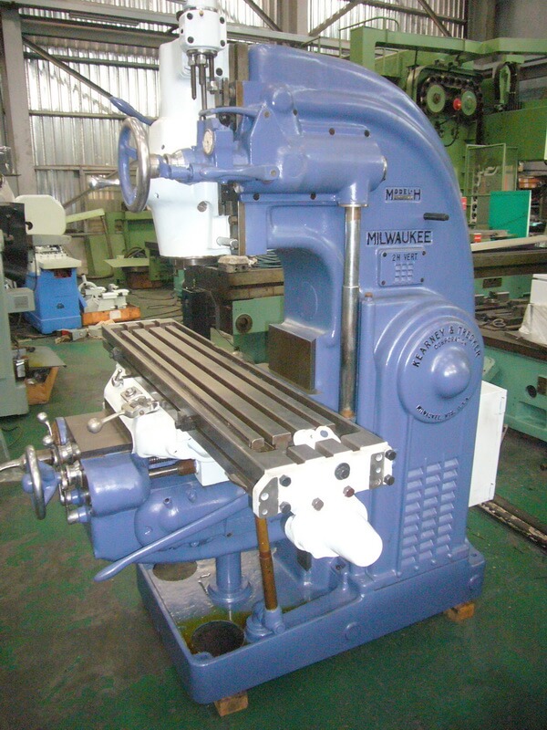 Vertical Milling Machine (K&T Milwaukee) photo 4