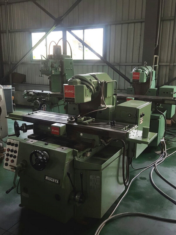 Bed Type Universal Milling Machine photo 2