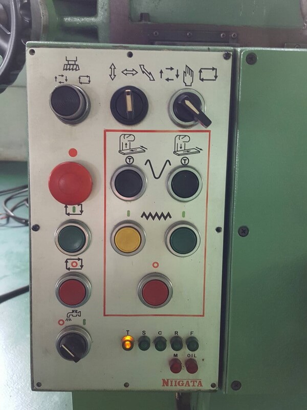 Bed Type Universal Milling Machine photo 3