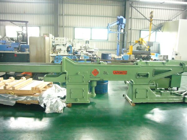 Horizontal Broaching Machine photo 2