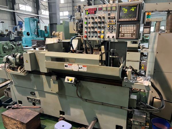 NC Camshaft Grinding Machine photo 2