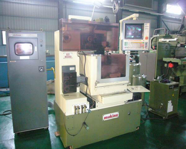Wire Electrical Discharge Machine (Wire-Cut) photo 4