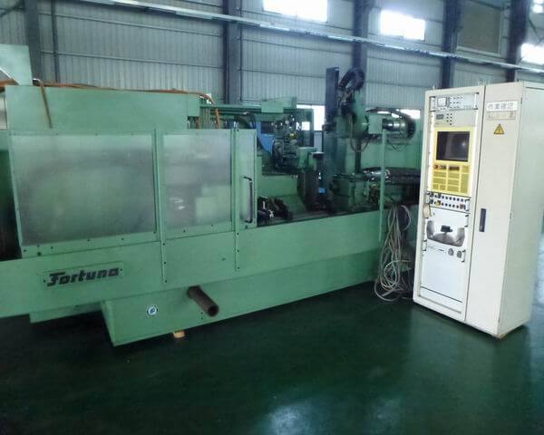 CNC Cylindrical Grinding Machine