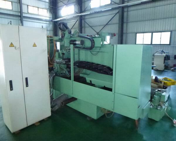 CNC Cylindrical Grinding Machine photo 3