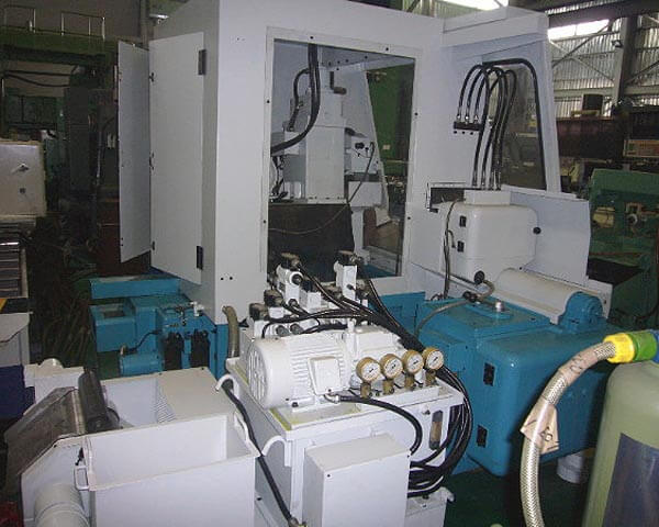 Worm & Thread Grinding Machine photo 6