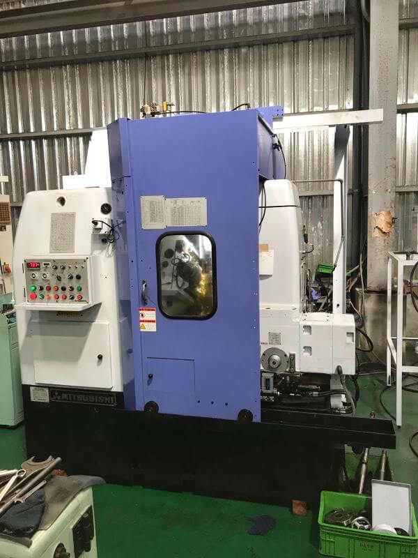 Mitsubishi GH-300 Gear Hobbing Machine photo 8