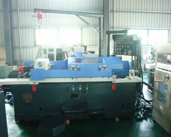 CNC Camshaft Grinder photo 2