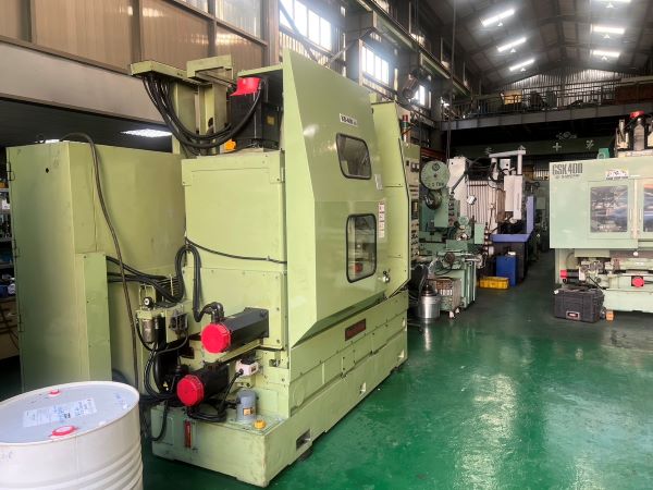5 Axis CNC Hobbing Machine photo 9