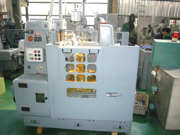 Kashifuji KR-600 Gear Hobbing Machine