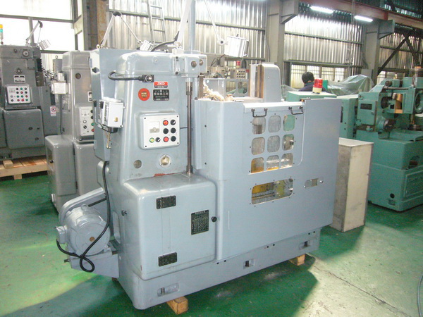 Kashifuji KR-600 Gear Hobbing Machine photo 4