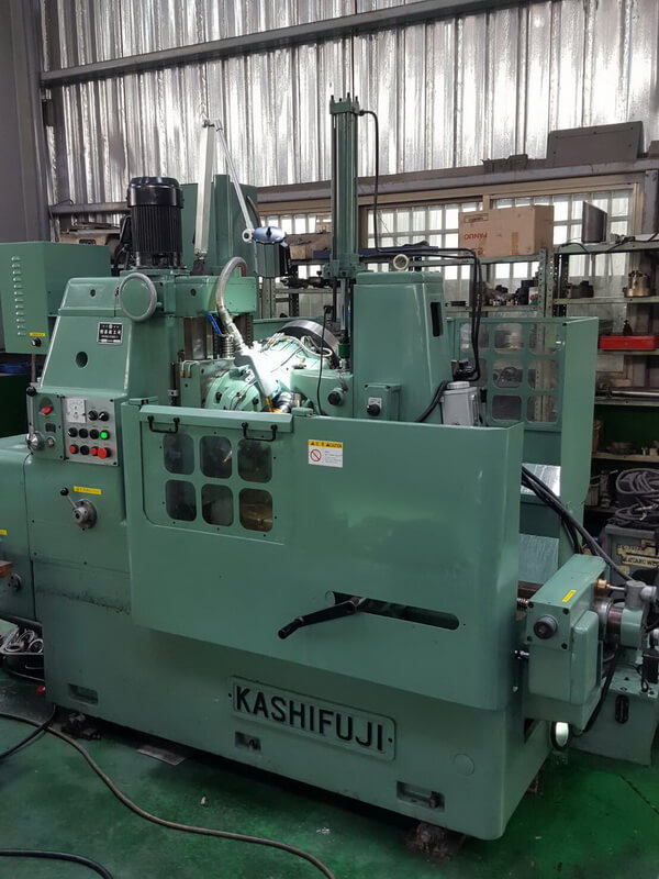 Kashifuji KR-601 Gear Hobbing Machine photo 2