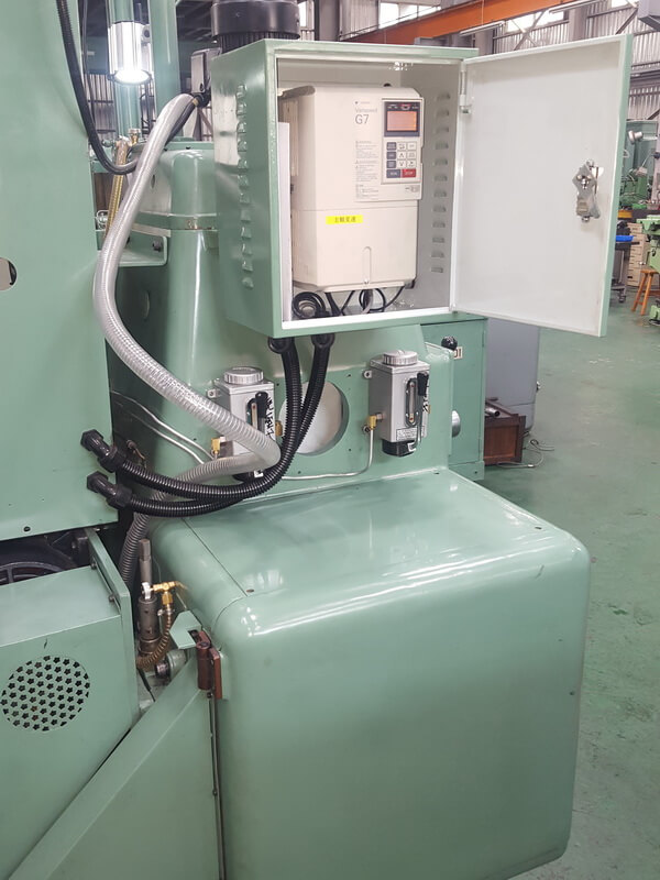 Kashifuji KR-601 Gear Hobbing Machine photo 4