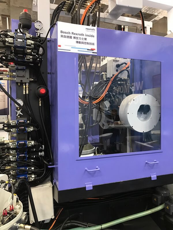 CNC Gear Hobbing Machine photo 6