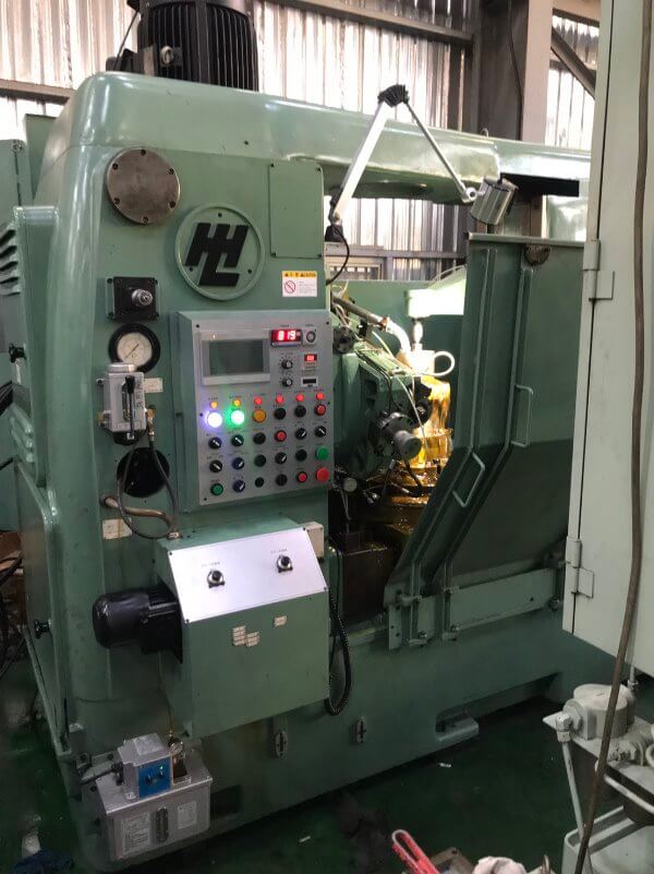 Liebherr L-901 Gear Hobbing Machine photo 3