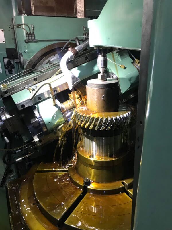 Liebherr L-901 Gear Hobbing Machine photo 5