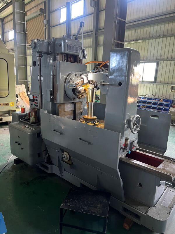 Nihonkikai ND-3 (1260) Gear Hobbing Machine photo 4