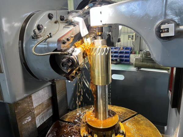Nihonkikai ND-3 (1260) Gear Hobbing Machine photo 5