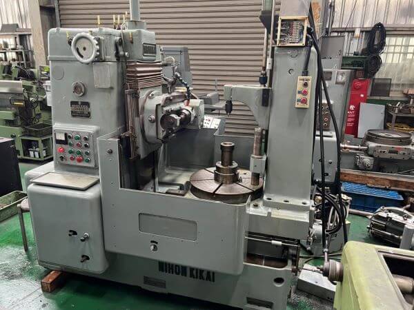 Nihonkikai NDP-2(660) (Auto 2 cycle) Gear Hobbing Machine