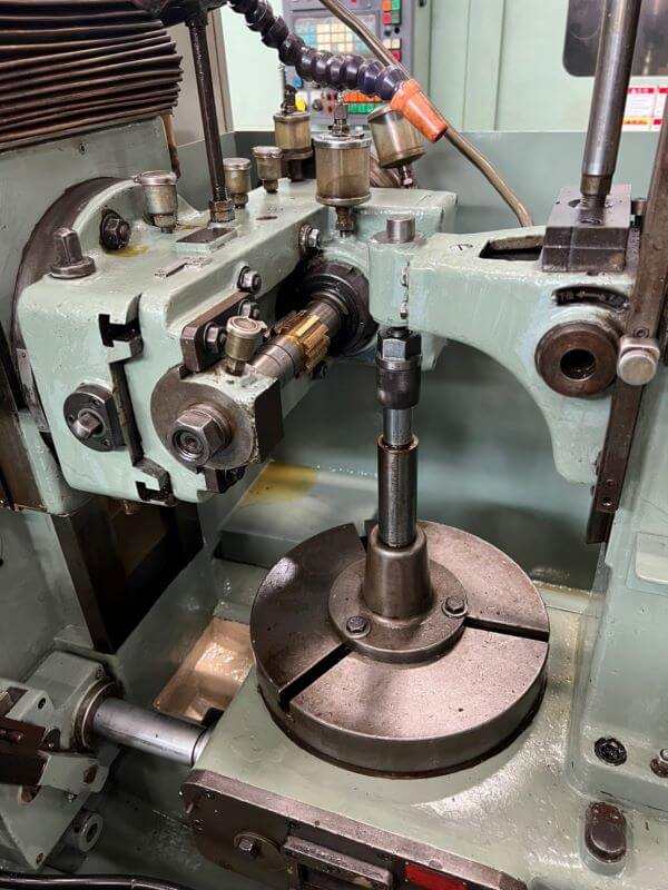 Production Gear Hobbing Machine photo 4