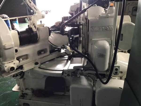 Bevel Gear Cutting Machine