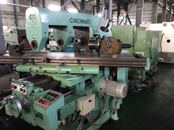 Universal Horizontal Milling Machine photo 2