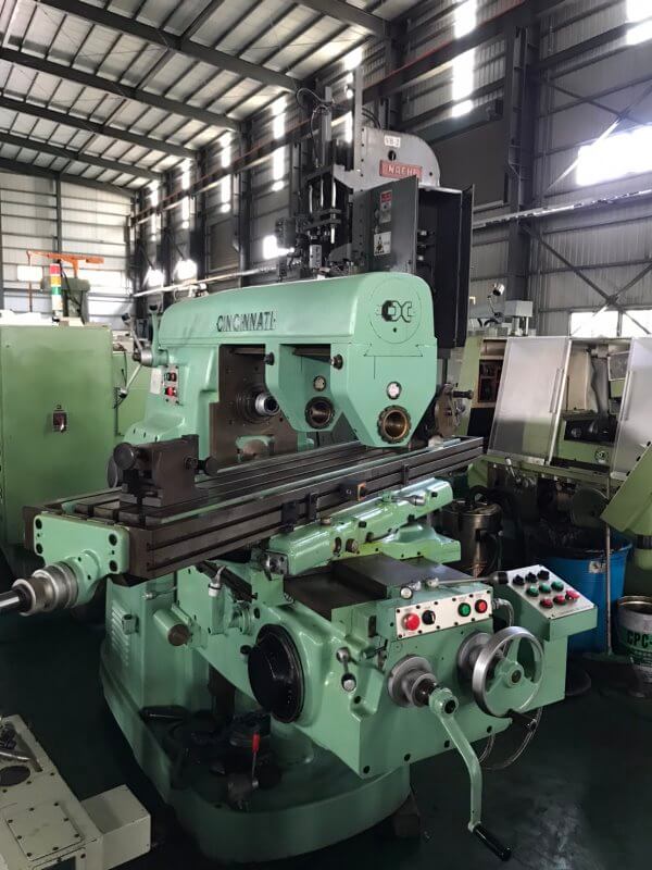 Universal Horizontal Milling Machine photo 3