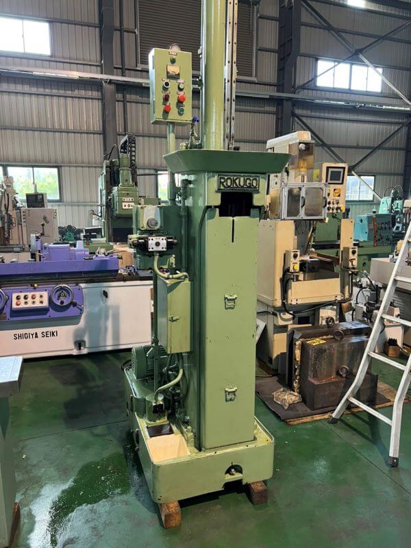 Hydraulic Vertical Broaching Machine photo 3