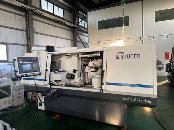 CNC Universal Cylindrical Grinding Machine (for External and Internal Grinding) photo 2