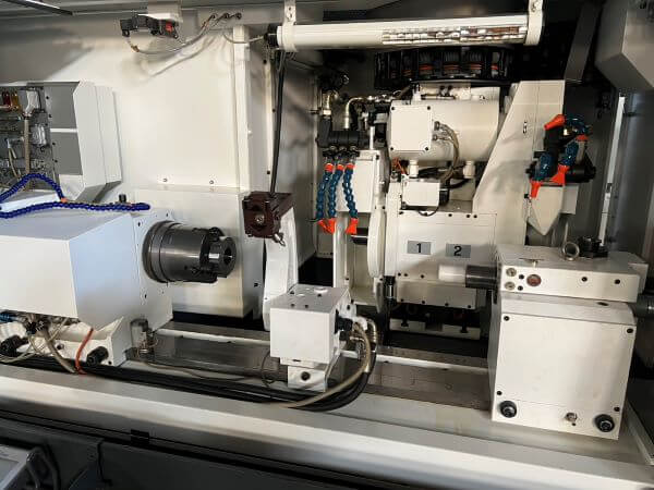 CNC Universal Cylindrical Grinding Machine (for External and Internal Grinding) photo 4