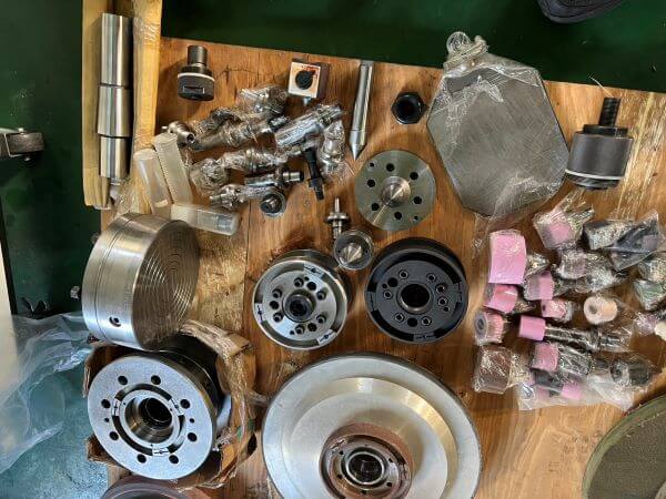 CNC Universal Cylindrical Grinding Machine (for External and Internal Grinding) photo 11