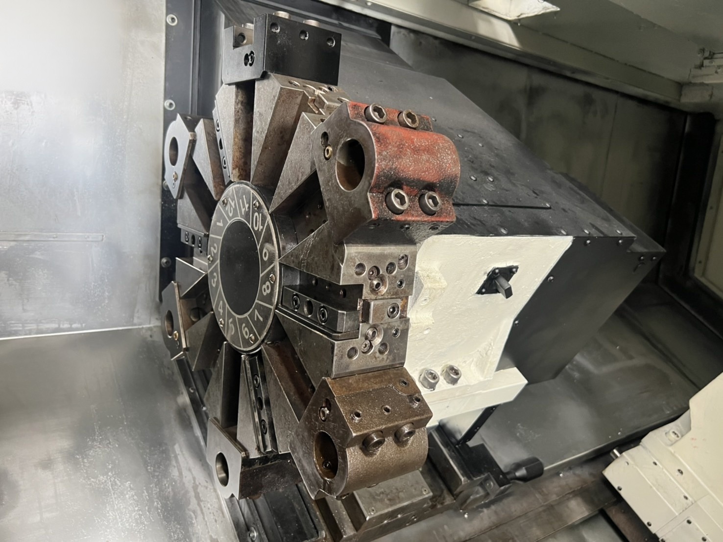 Victor Taichung V-A26 CNC Lathe photo 3