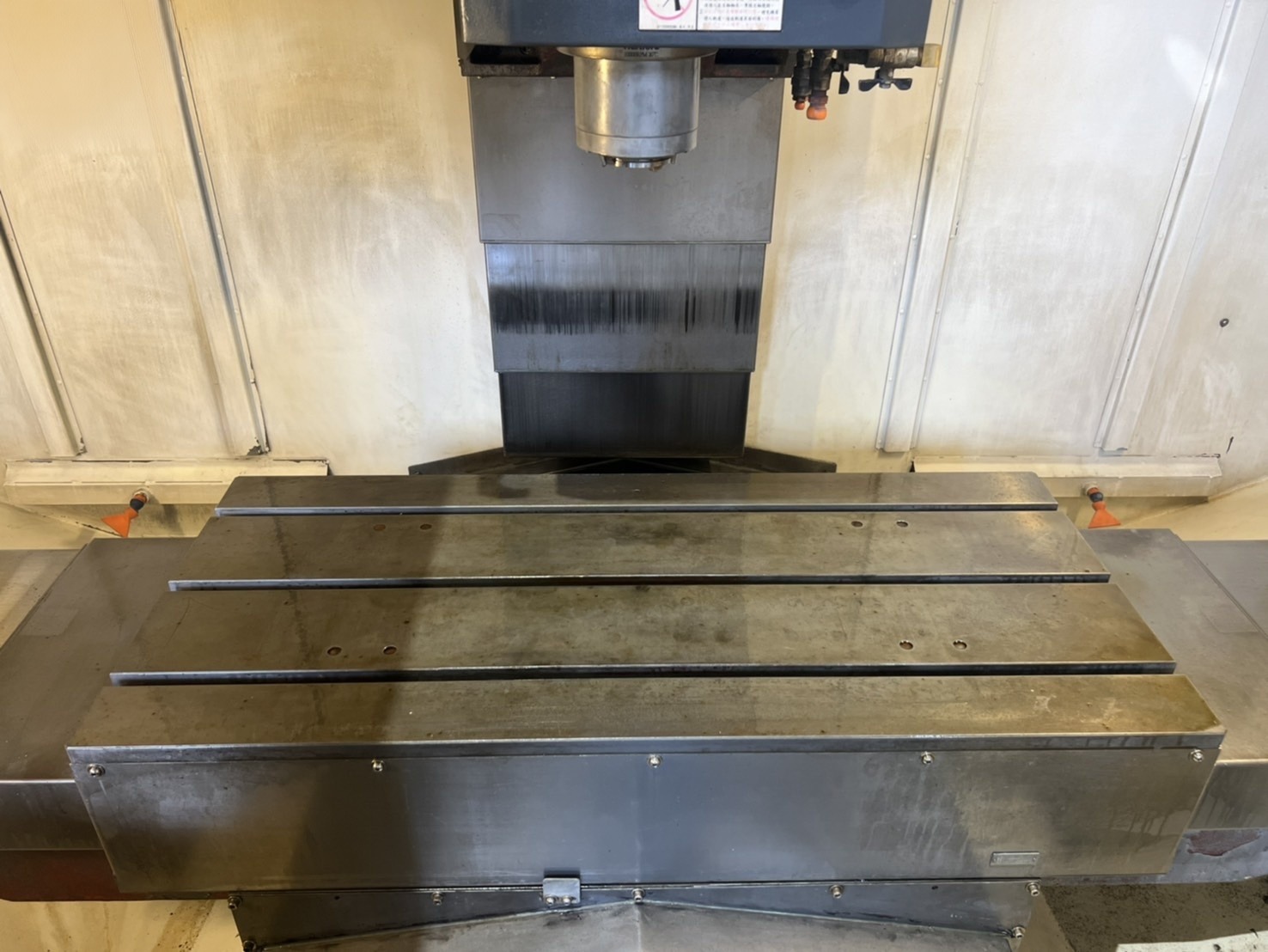 Hartford LG-1000 Vertical Machining Centre photo 3