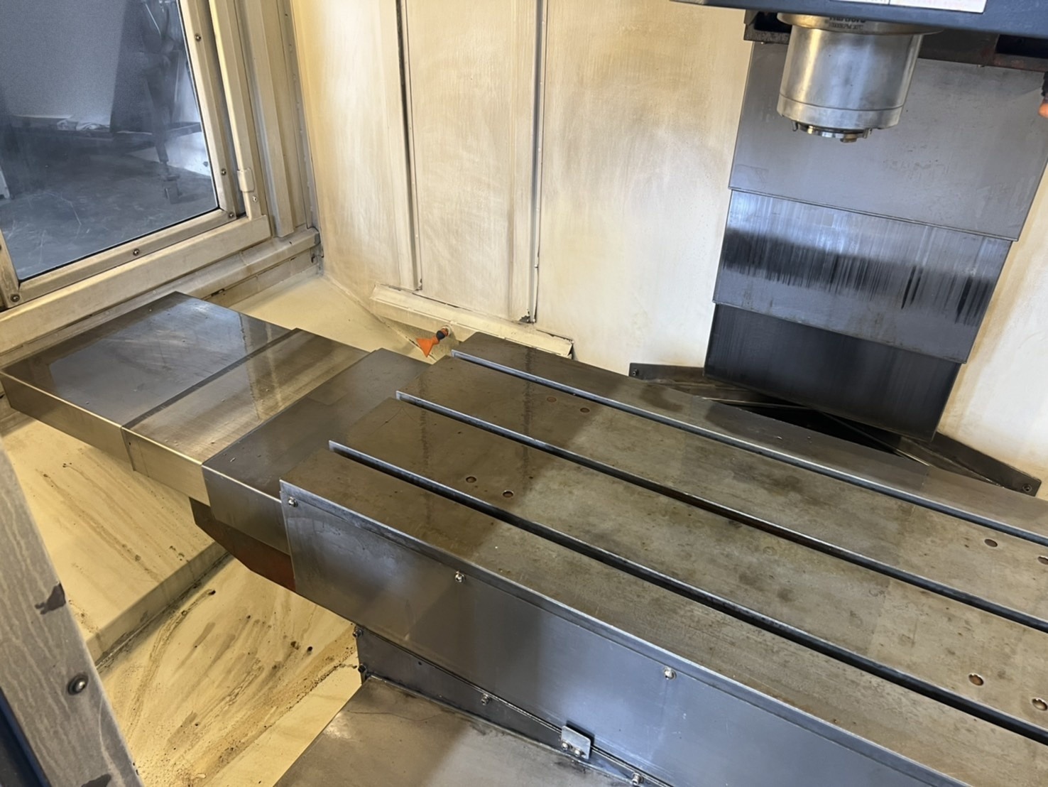 Hartford LG-1000 Vertical Machining Centre photo 4