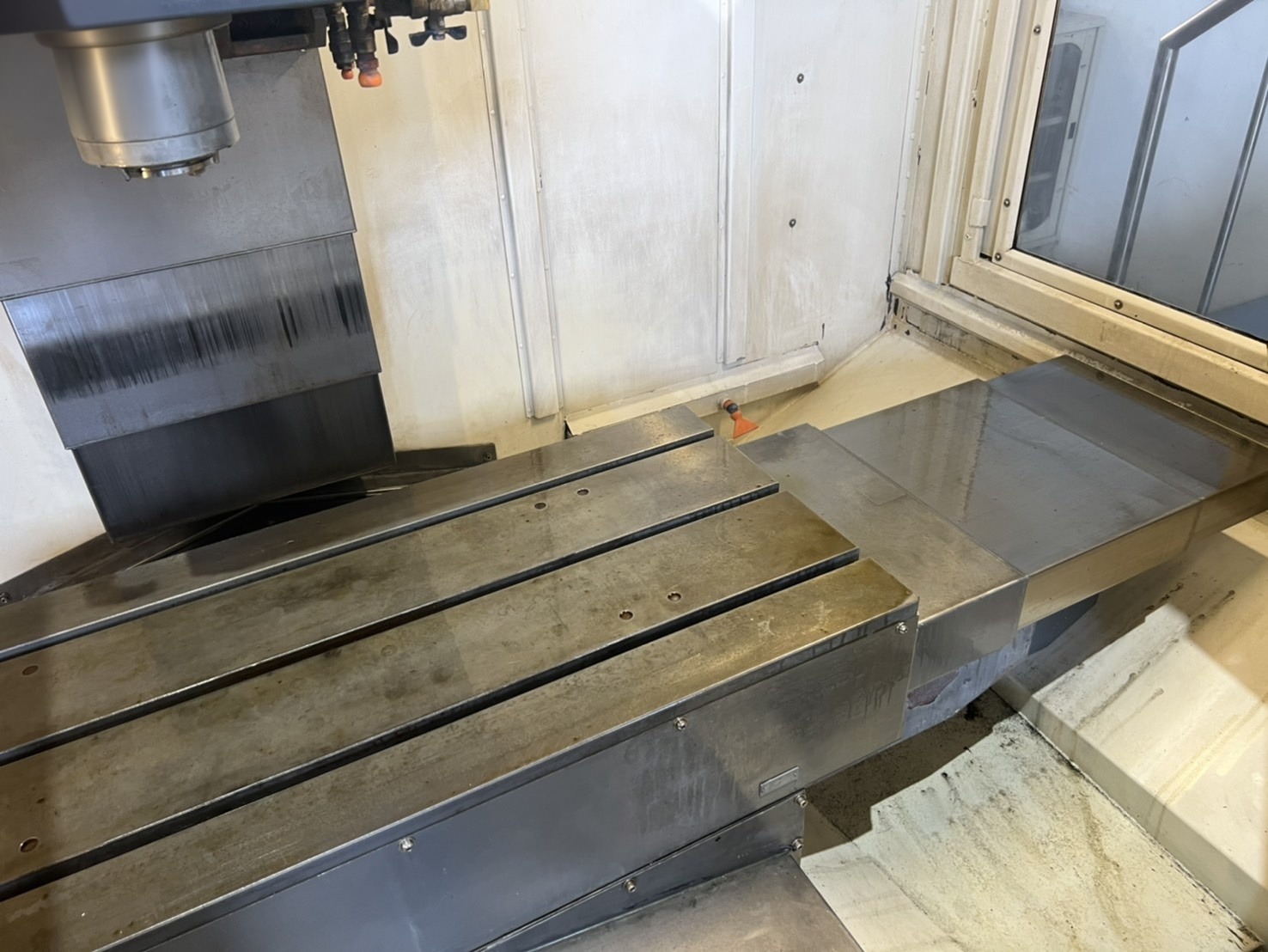 Hartford LG-1000 Vertical Machining Centre photo 5