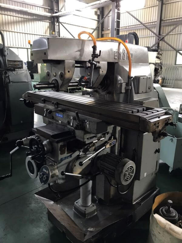 Universal Milling Machine photo 2