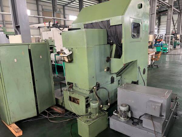 Spur and Helical Gear Generating Grinding Machine photo 4